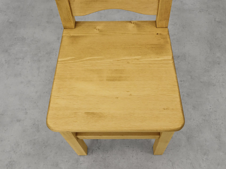 rustykalne krzesło drewniane