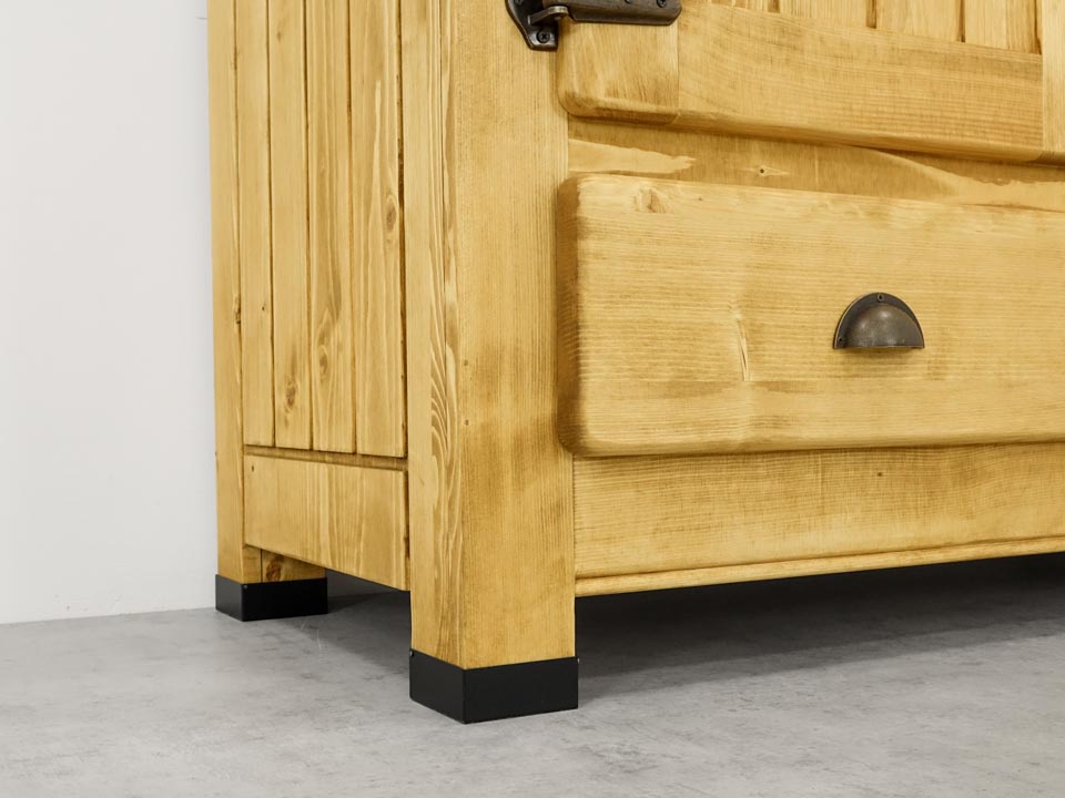 rustykalne szafy z drewna