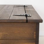 skrzynia drewniana do sypialni