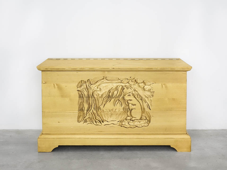 skrzynia drewniana góralska zdobiona