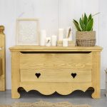 skrzynia drewniana góralska do sypialni