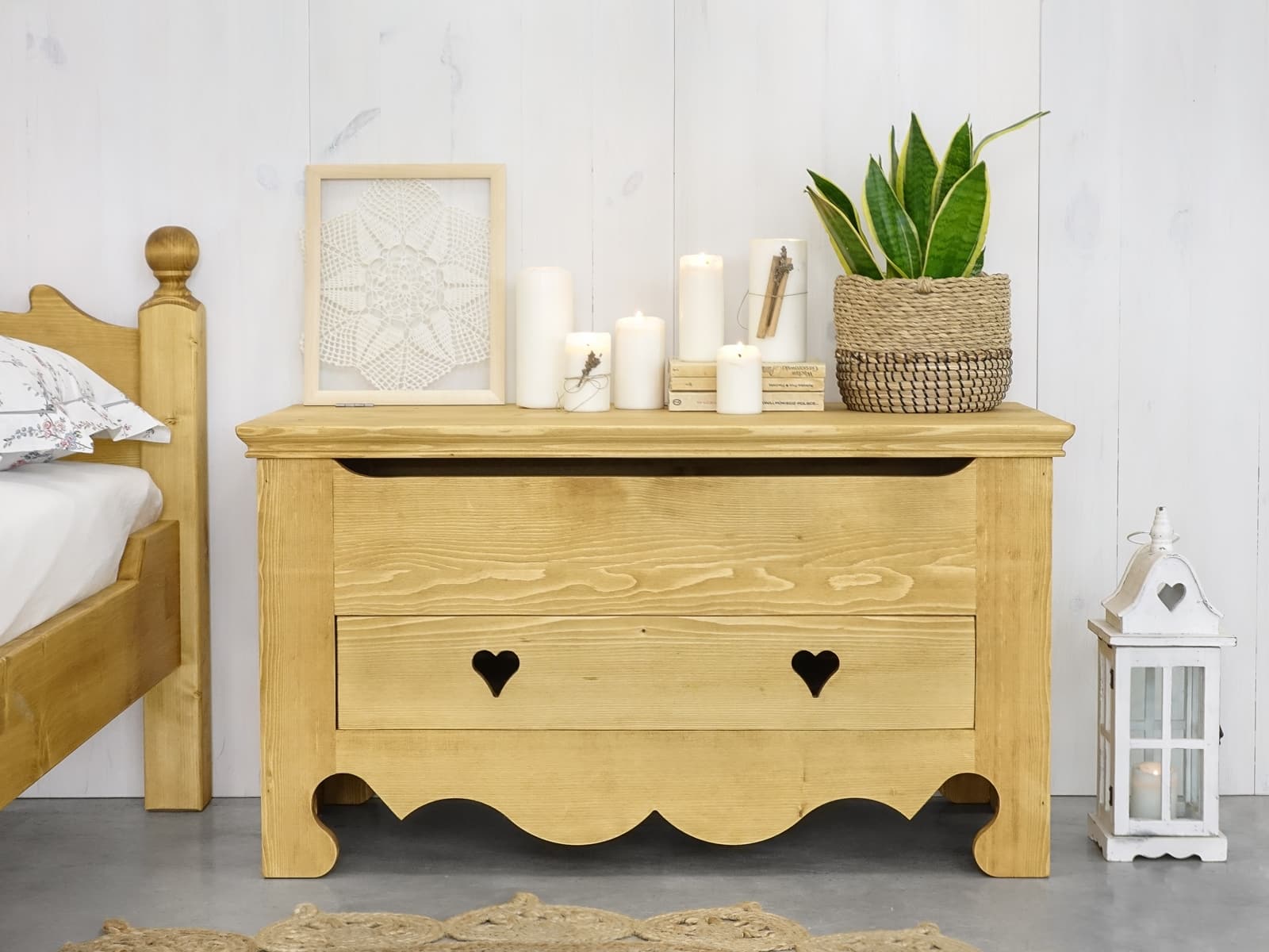 skrzynia drewniana góralska do sypialni