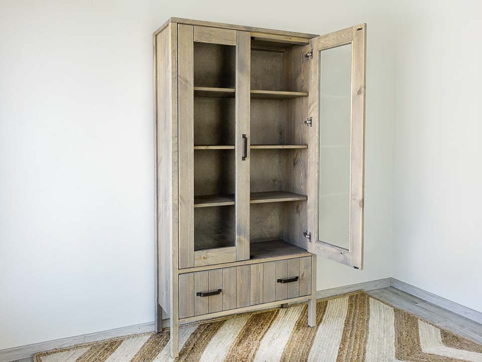 sosnowa wysoka witryna