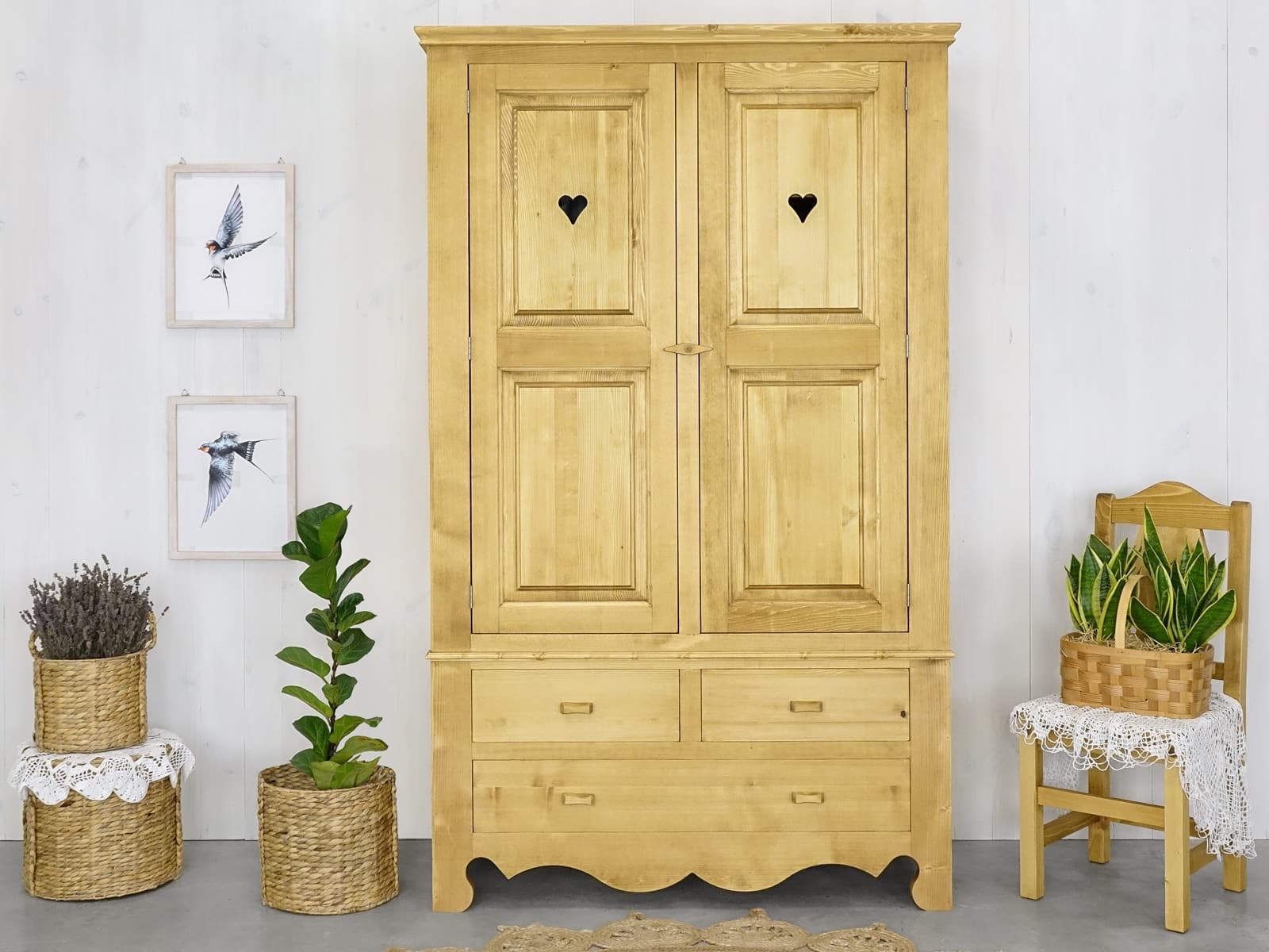 szafa drewniana świerkowa dwudrzwiowa góralska do sypialni