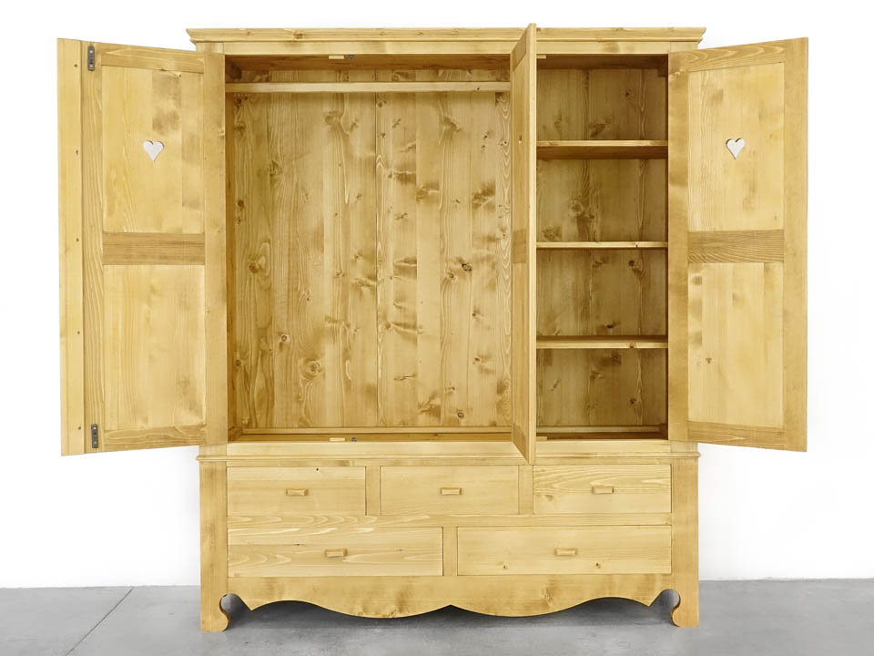 szafa drewniana trzydrzwiowa