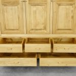szafa drewniana z szufladami