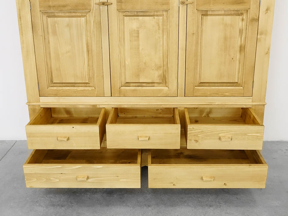 szafa drewniana z szufladami
