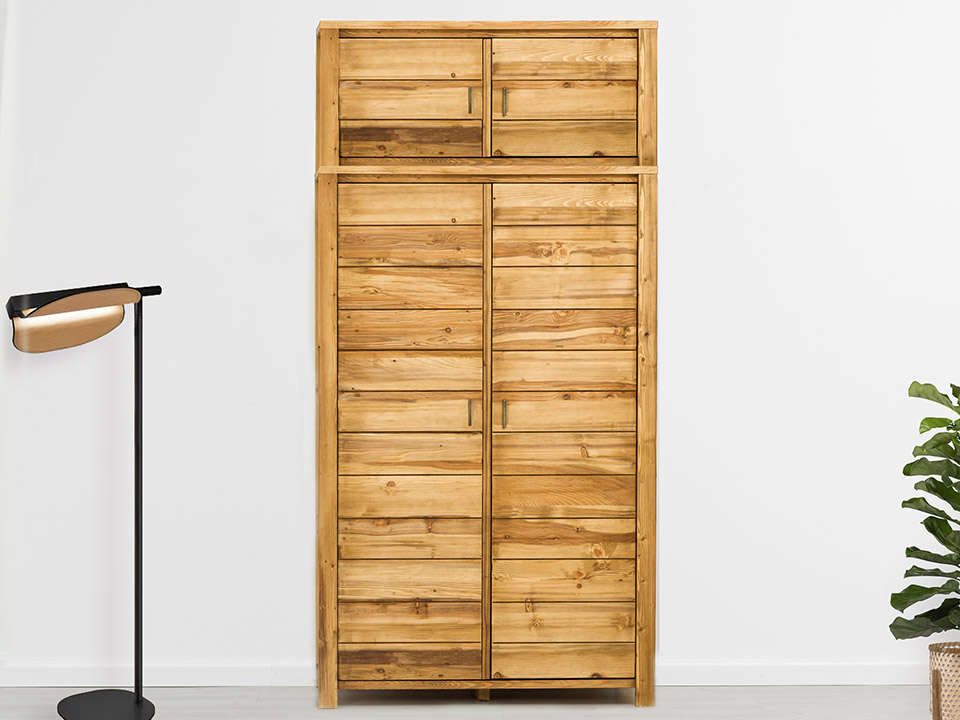 szafa z nadstawką drewnianą