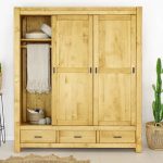 szafa z drewna do sypialni