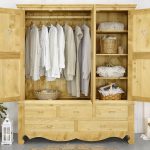szafa z drewna świerkowego do sypialni