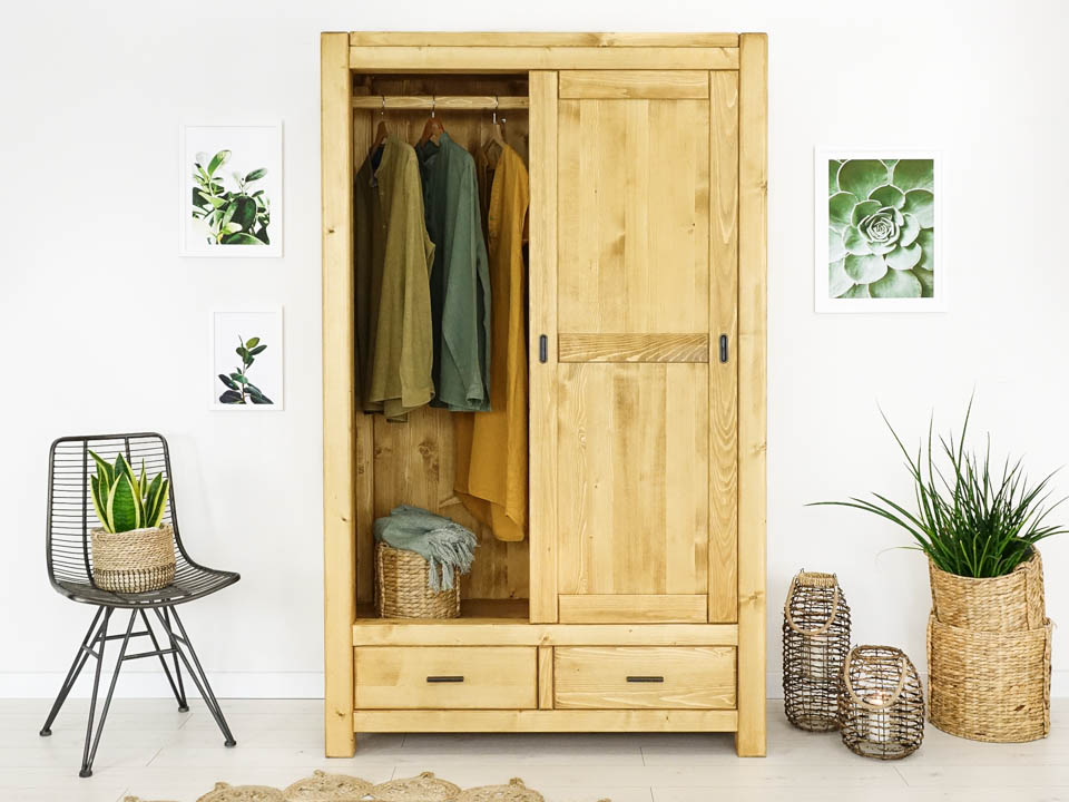 szafa z drewna świerkowego dwurzędowa do sypialni