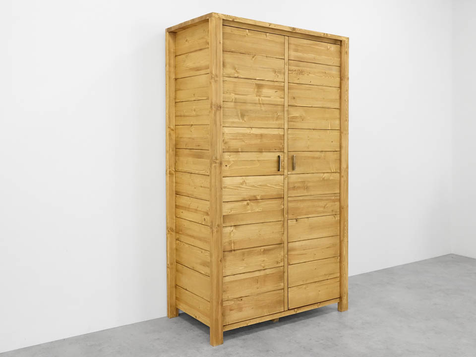 szafa z litego drewna