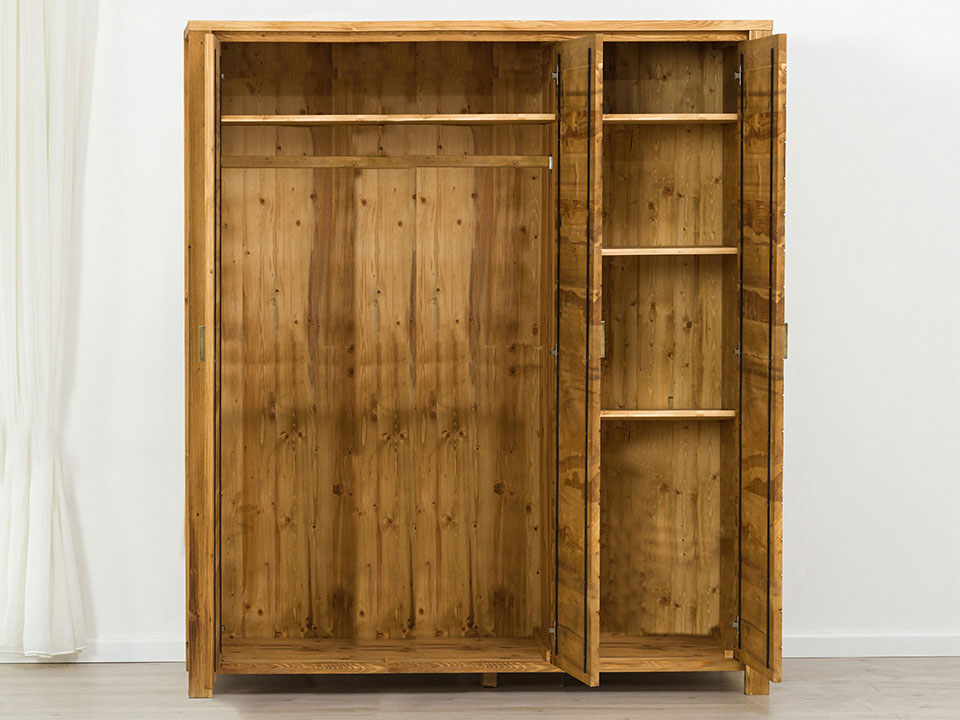 szafa z litego drewna do sypialni