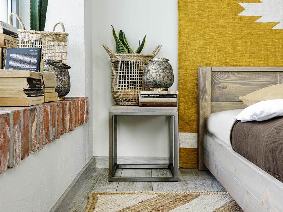 szafka nocna w stylu industrialnym