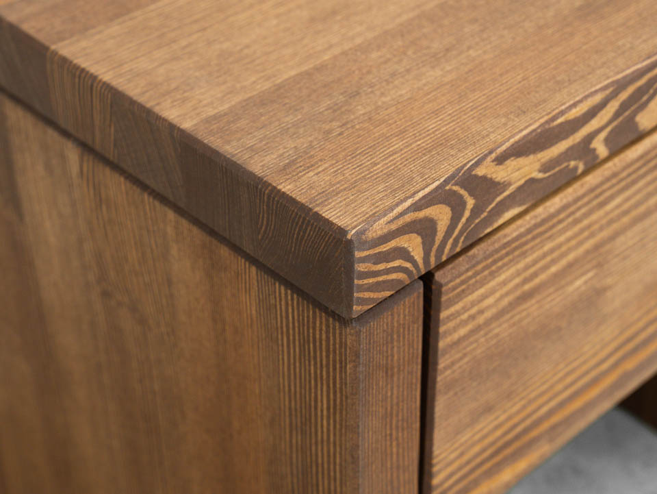 szafka nocna z drewna