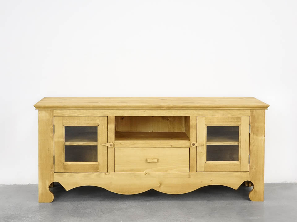 szafka rtv z drewna świerkowego do salonu