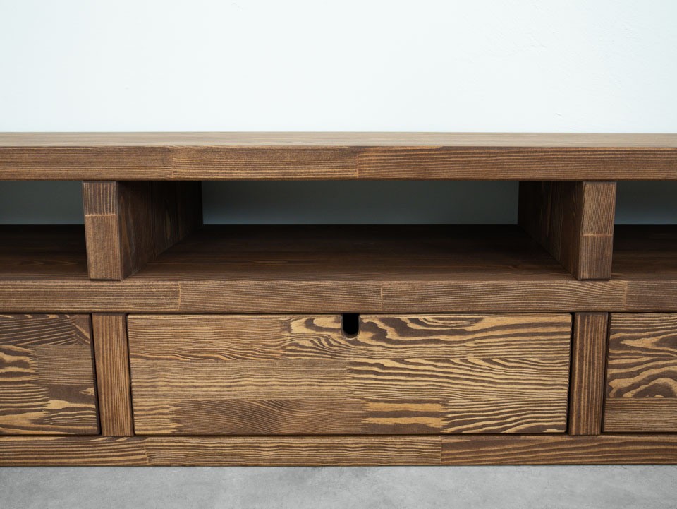 szafka rtv z litego drewna
