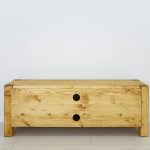 szafka z drewna świerkowego