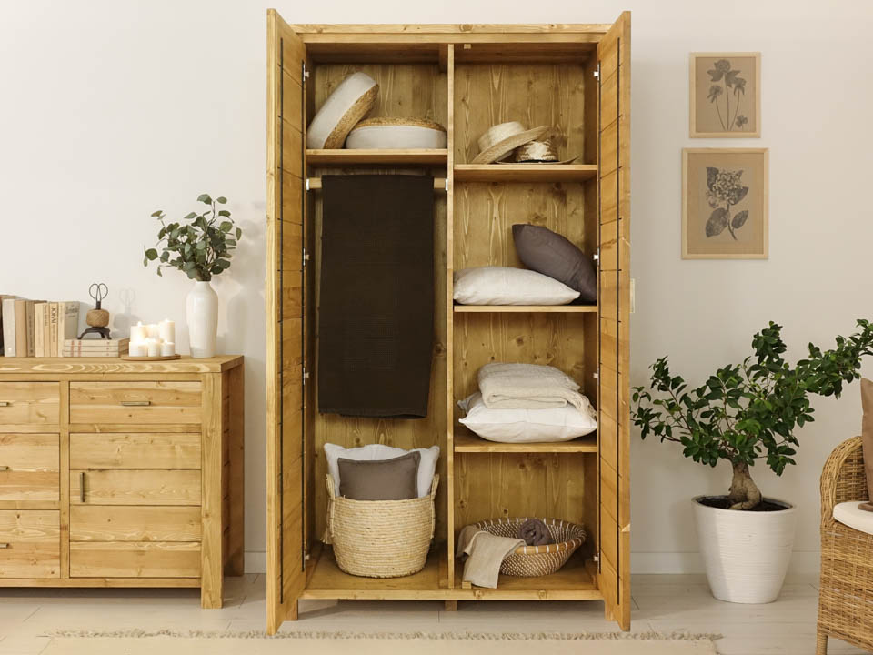 szafy drewniane do sypialni