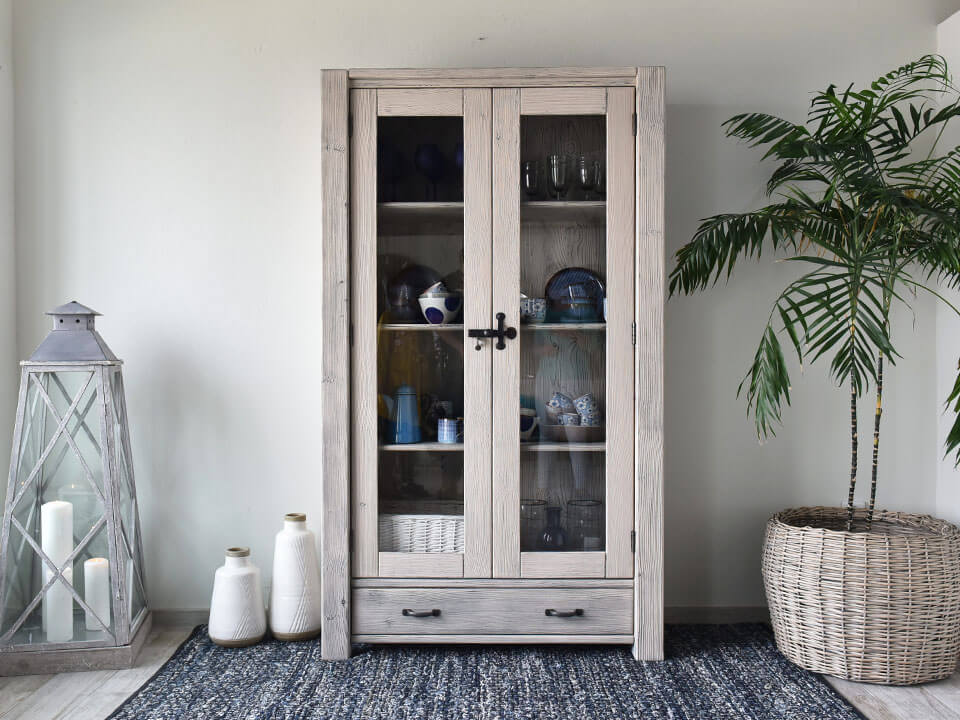 Drewniany kredens Country 