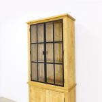 witryna drewniana do salonu