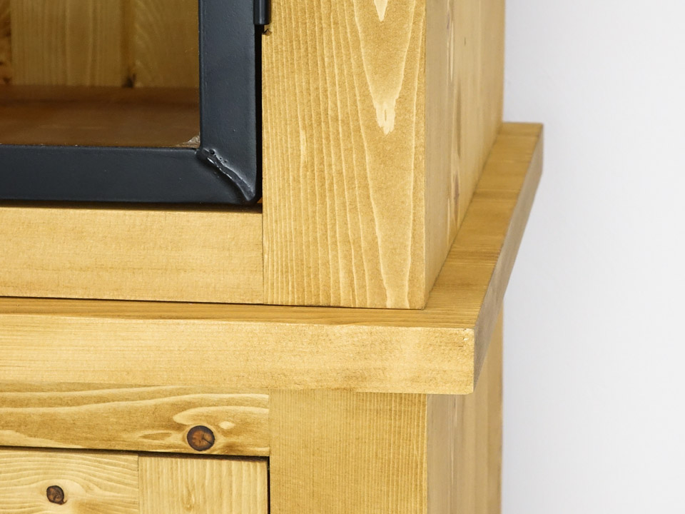 witryna drewniana industrialna do salonu