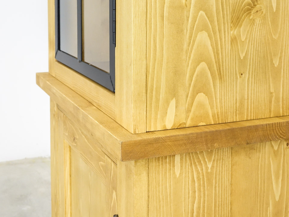 witryna drewniana loftowa do salonu