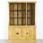 witryna drewniana sosnowa do salonu