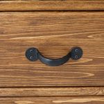 witryna drewniana sosnowa do salonu