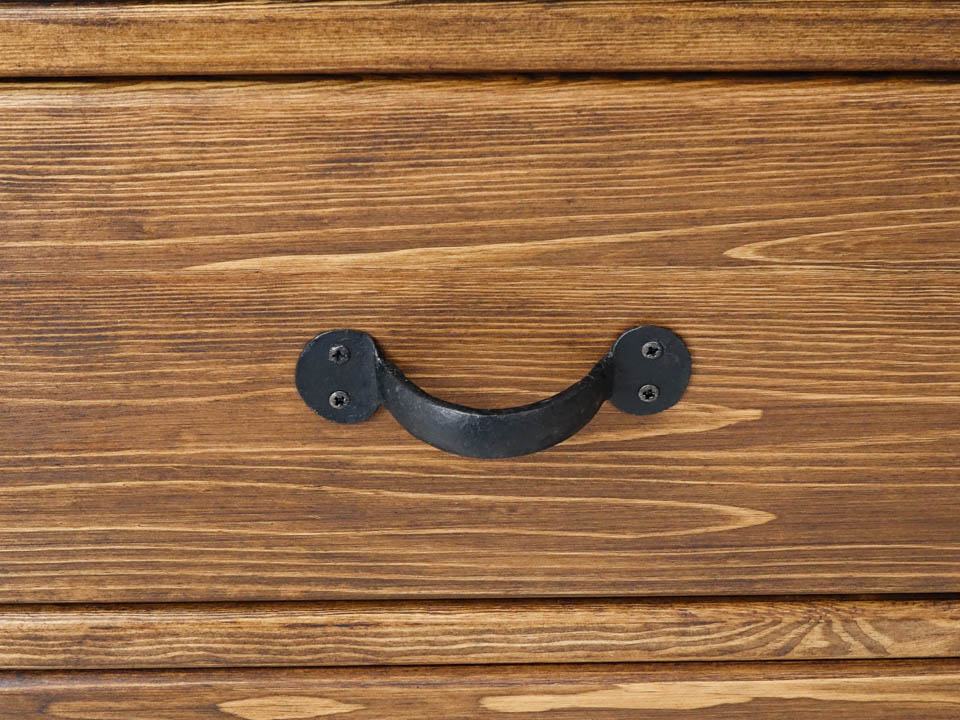 witryna drewniana sosnowa do salonu