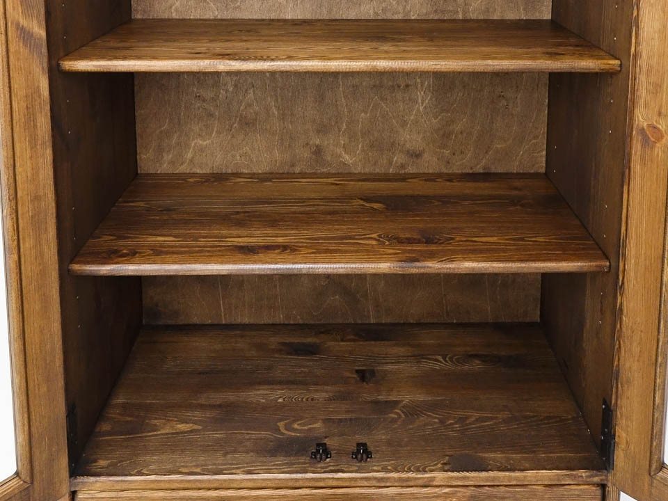 witryna sosnowa rustykalna