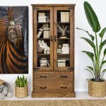 witryna z drewna boho do salonu sosnowa z szuflada