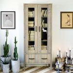 witryna z drewna w stylu scandi boho