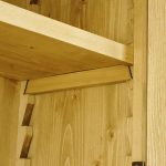 witryna z litego drewna świerkowego