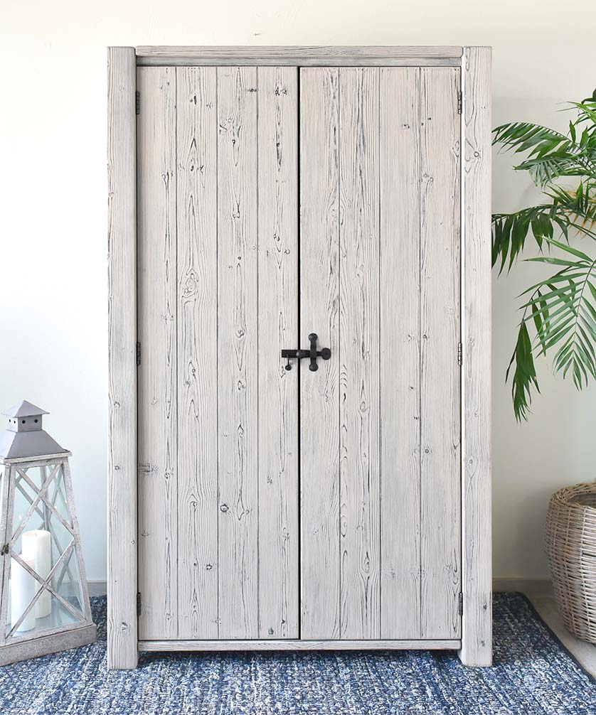 szafa drewniana w stylu farmhouse