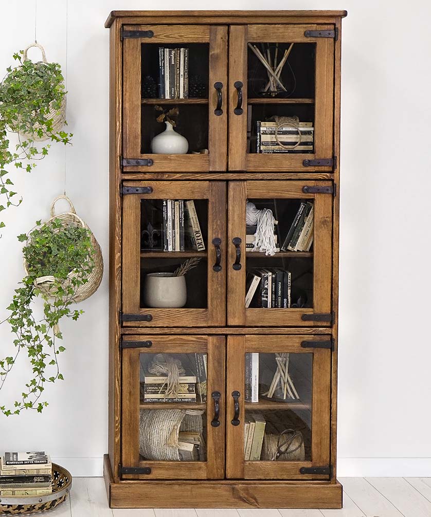 witryna z litego drewna