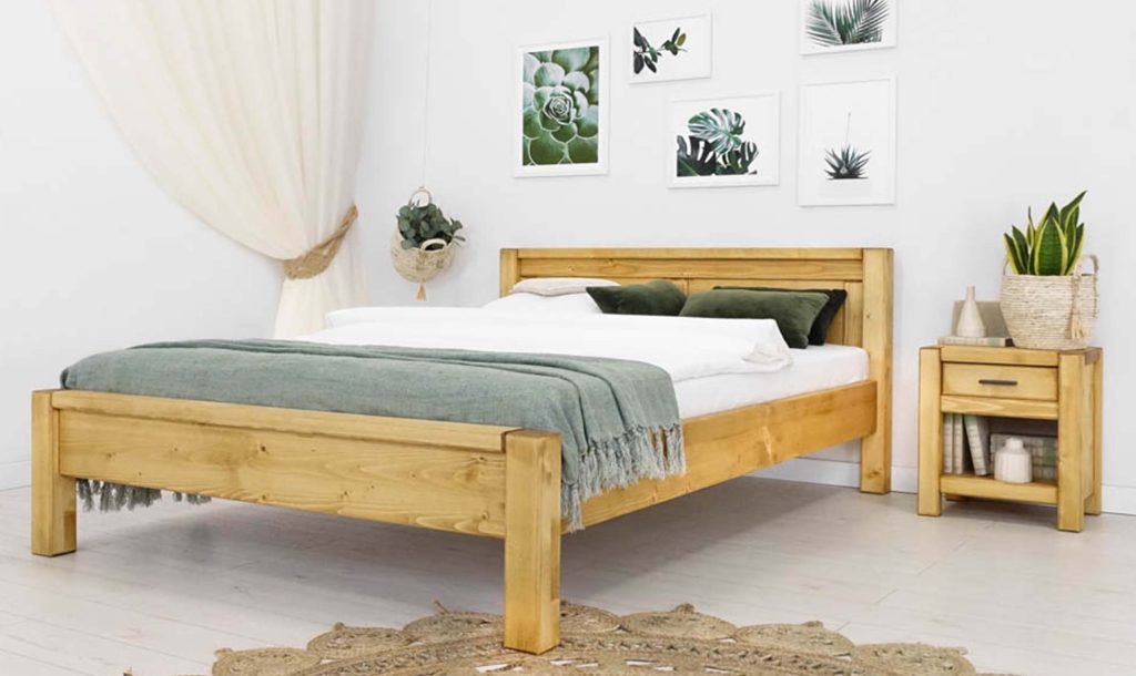 łóżko drewniane z drewna świerkowego